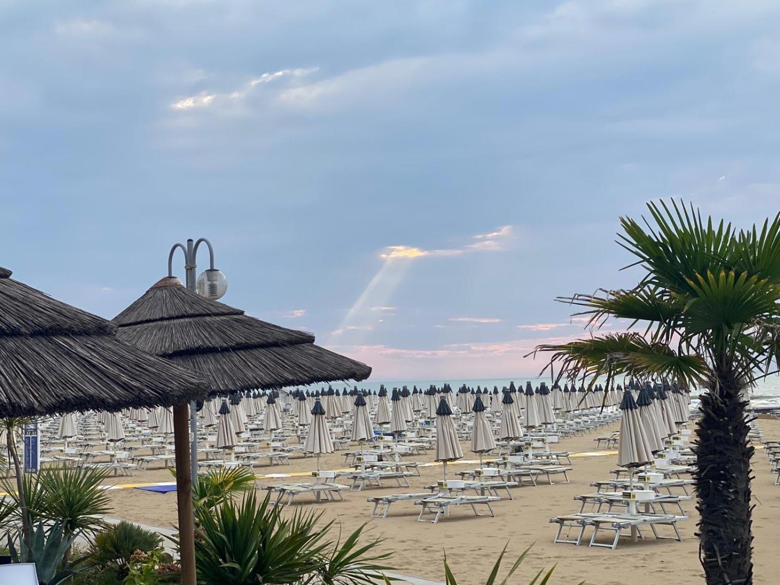 Albergo Villa Garda Lido di Jesolo Exterior foto